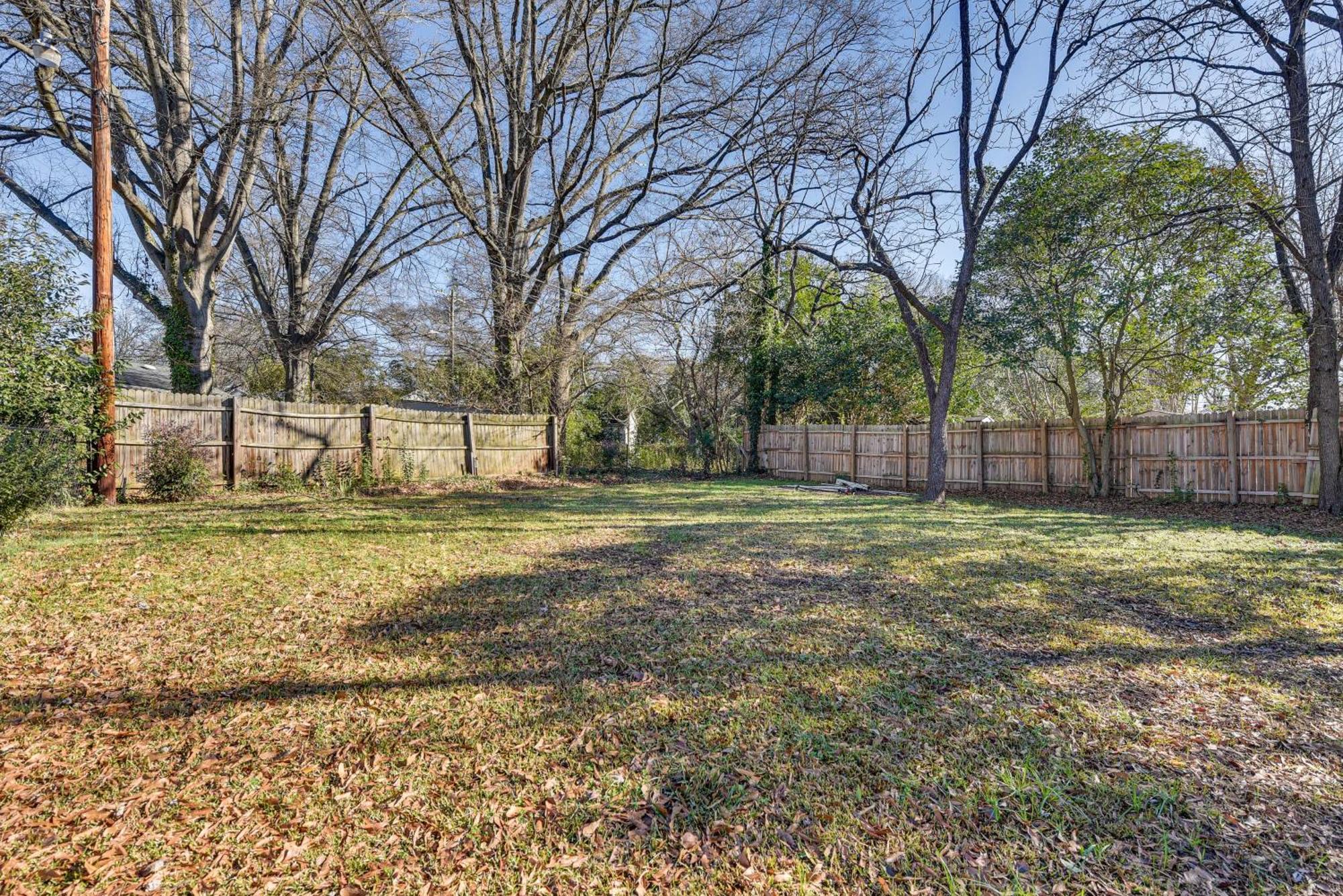 Updated Charlotte Home With Yard About 3 Mi To Uptown! Exterior foto